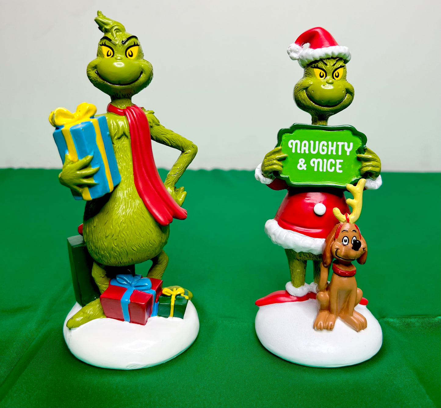 Grinch Snow Globe